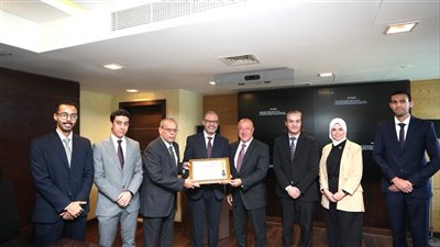 العام 13.. البنك الأهلي المصري يحتفظ بشهادة التوافق مع معاییر فيزا وماستركارد
