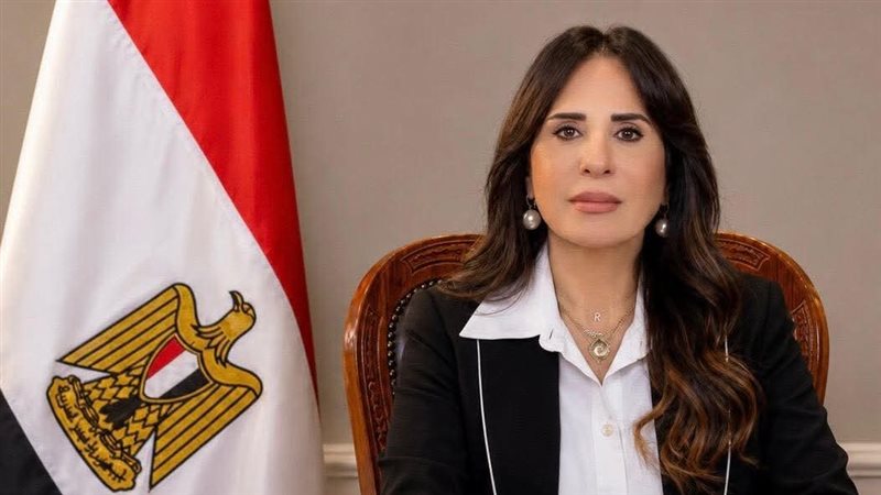 وزيرة الإسكان 