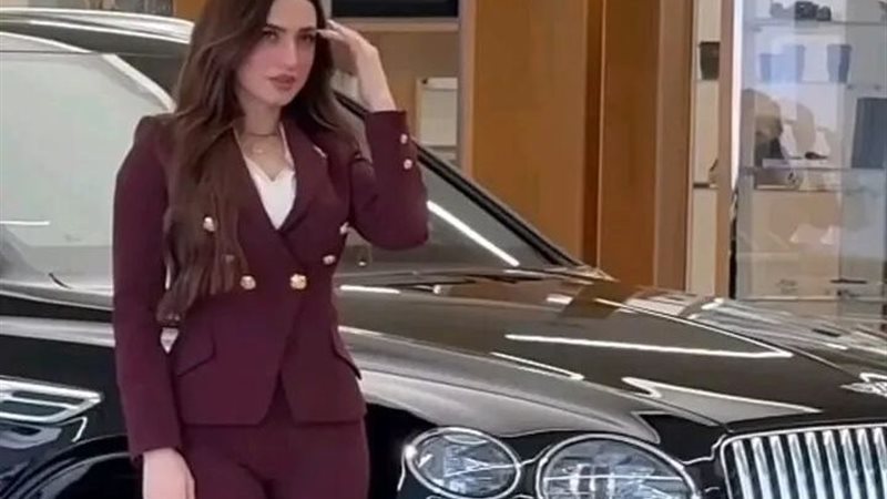 ياسمين عز تشتري بنتلي بنتايجا.. رفاهية فاخرة 