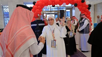وزيرة التضامن تطمئن على حجاج الجمعيات بمكة والمدينة