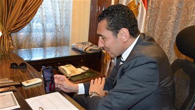  وزير الشباب يُهنئ جنا الجندي بعد تتويجها ببرونزية كأس العالم للخماسي الحديث