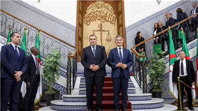 فرنسا والجزائر تبحثان إعادة بناء الثقة.. دارمانان يلتقي تبون لفتح صفحة جديدة في العلاقات الثنائية