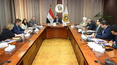 وزير الصناعة: تنمية العنصر البشري ركيزة أساسية لاستراتيجية الصناعة المصرية 2030