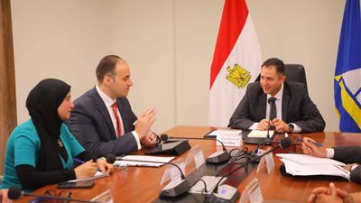 محافظ دمياط يدفع خطة الطاقة الشمسية ويؤكد: هدفنا محافظة خضراء مستدامة