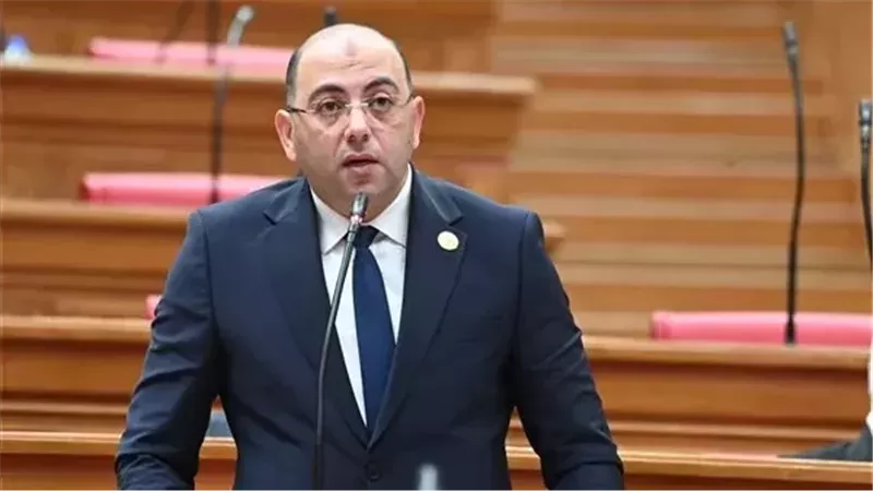 الدكتور أحمد العطيفي