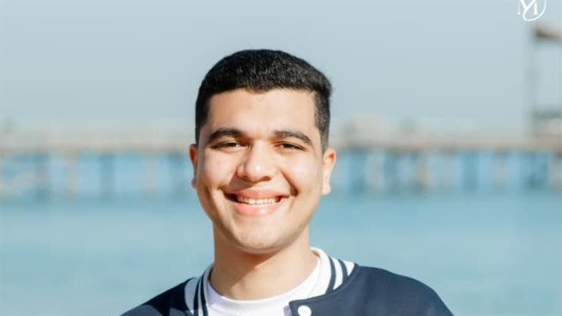 الطالب المتأهل في المسابقة