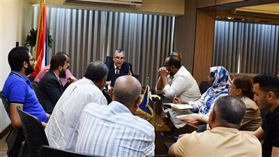 متابعة منظومة تراخيص المحال العامة بأسوان وحصر المنشآت غير المرخصة