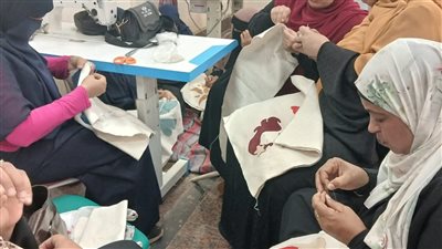 تواصل التدريبات الإنتاجية لتمكين المرأة بمشغلى البصالى وكوم أمبو بأسوان