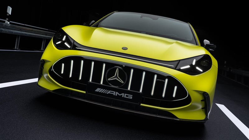 مرسيدس-AMG تكشف GT كوبيه 4 أبواب