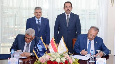 شراكة استراتيجية بين هيئة قناة السويس وجهاز مستقبل مصر لتطوير وتطهير البحيرات المصرية