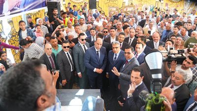 وزير العمل ومحافظ الدقهلية يفتتحان وحدة تدريب مهني متنقلة بقرية “طيبة” بنبروه