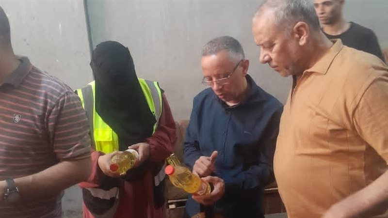 ضبط مصنع لإعادة تعبئة زيوت مجهولة المصدر 