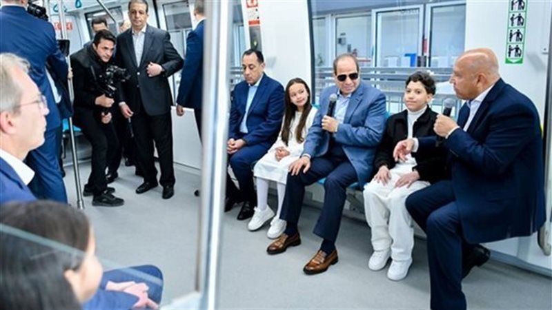 الرئيس السيسي ووزير النقل