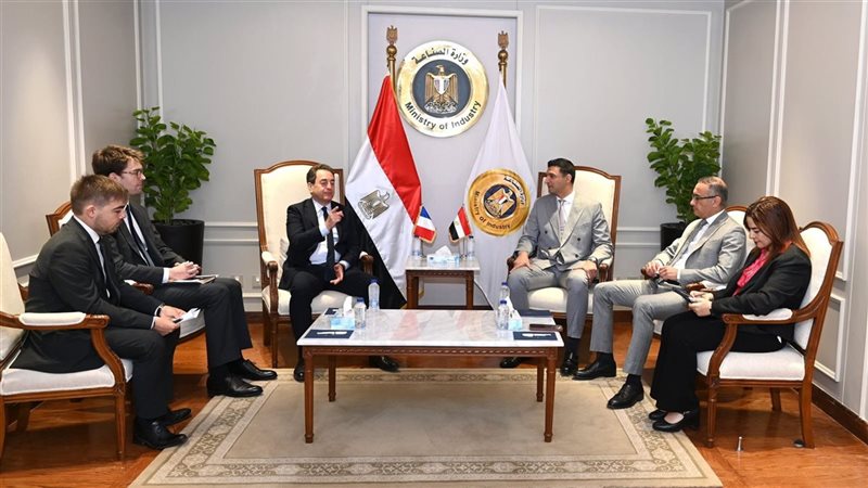 وزير الصناعة