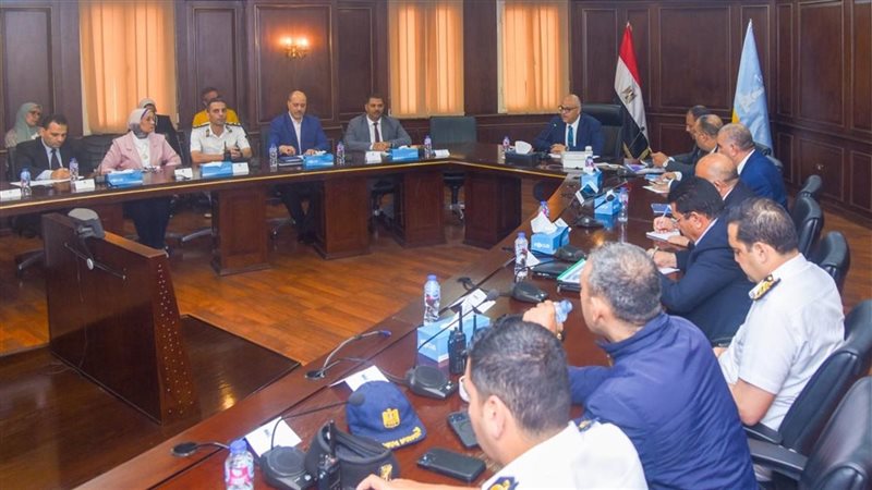 اجتماع محافظ الإسكندرية 