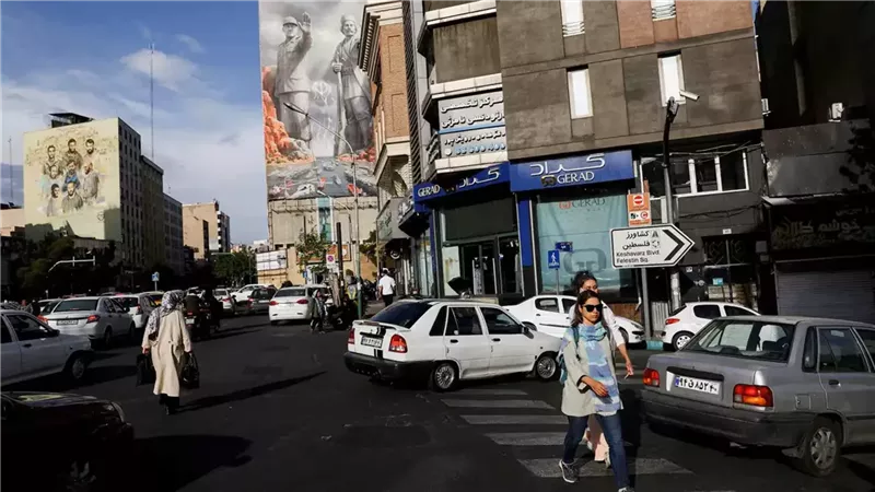 آثار الدمار جراء الغارة على المستشفى 