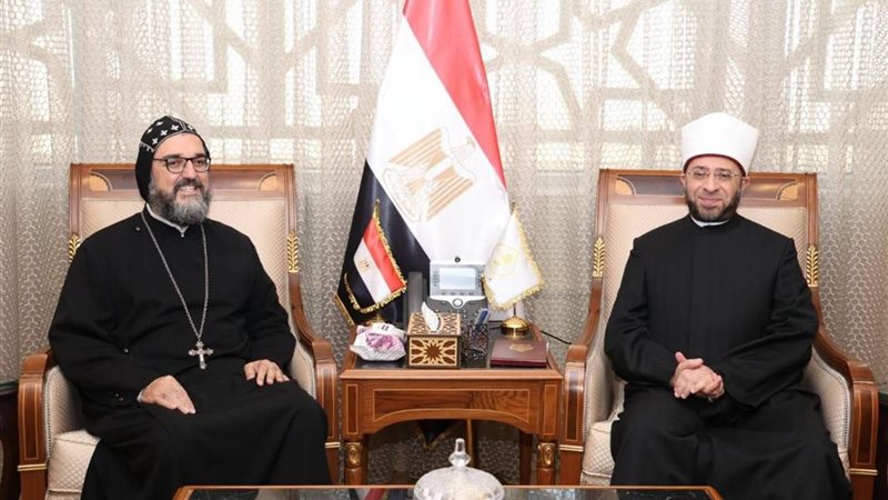 وزير الأوقاف خلال اللقاء 
