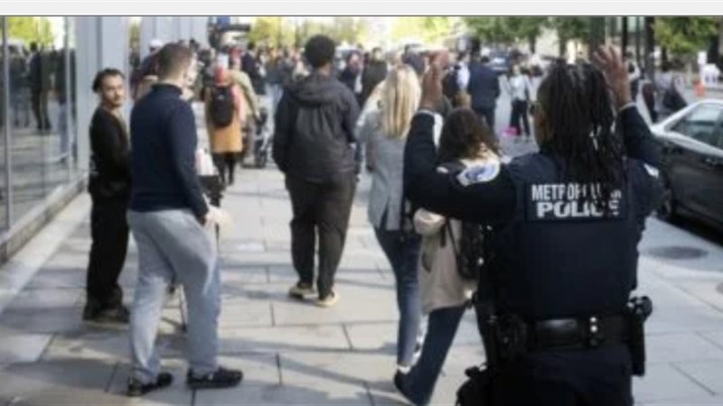 إجلاء 40 ألف شخص في كاليفورنيا 