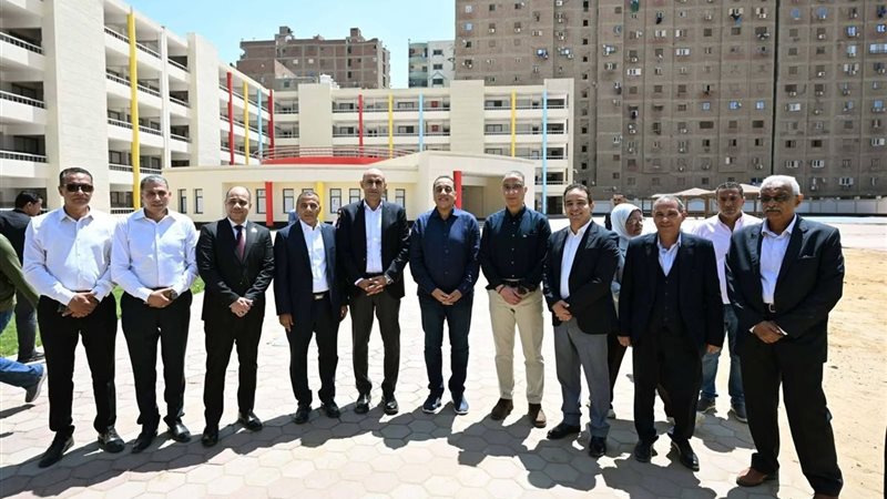 رئيس الوزراء  مع نواب الجيزة