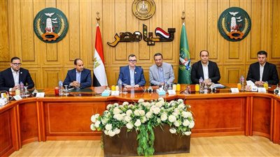 وزير التخطيط يناقش الخطة الاستثمارية مع محافظ المنوفية ويصرف 25 كمبيوتر