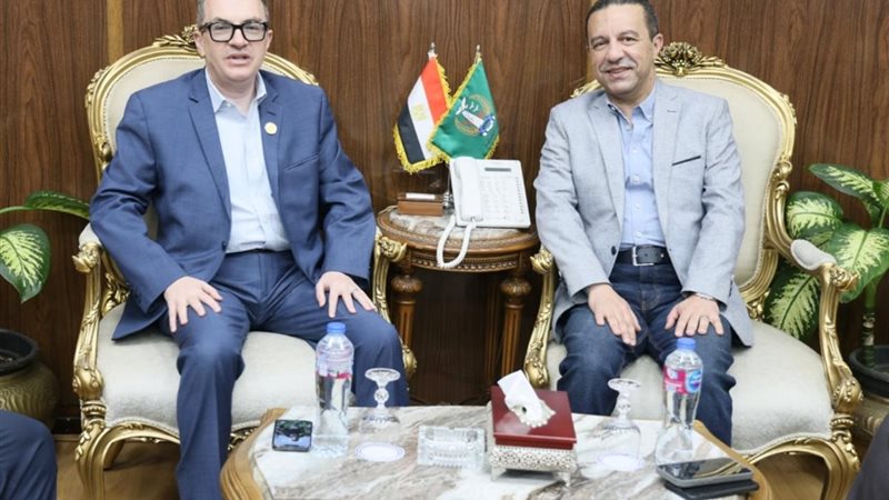 جانب من استقبال وزير التخطيط 