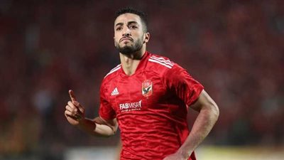محمد عبد المنعم يعود لقيادة دفاع الفراعنة أمام روسيا بعد غياب طويل