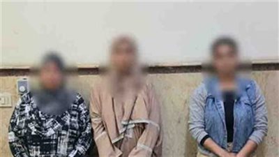 ابتزت زوجة شقيقها لإنقاذ والدتها من السجن.. المتهمة تواجه هذه العقوبة