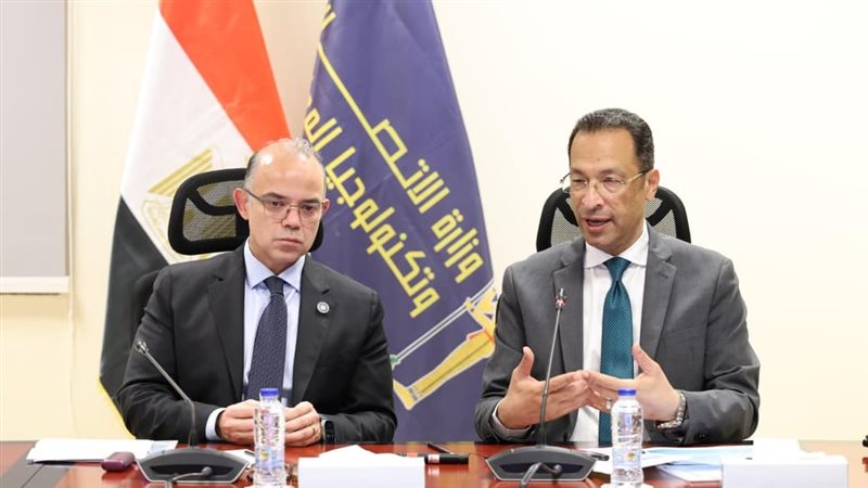 وزير الاتصالات 