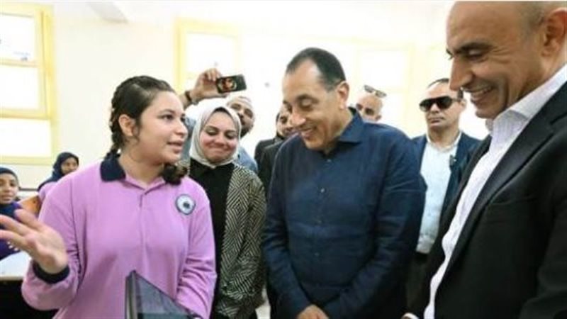 جانب من جولة رئيس الوزراء 