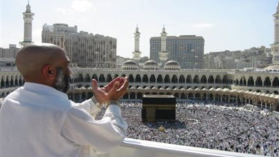 خلال أداء مناسك الحج.. كيف تتعامل مع التشنجات العضلية؟ 