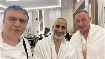برفقة عمرو الليثي.. محمود الخطيب  يؤدي مناسك الحج