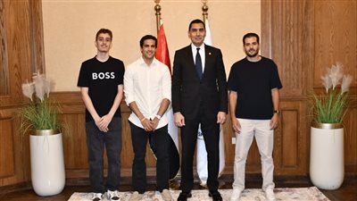 بعد أدائهم الكبير خلال بطولة العالم.. وزير الشباب والرياضة يكرم لاعبي الإسكواش 