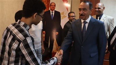 محافظ سوهاج يستقبل المهنئين من مختلف الطوائف والقطاعات بعيد الأضحى المبارك