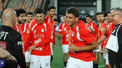 حمزة عبد الكريم يقود هجوم الفراعنة.. التشكيل المتوقع لمنتخب مصر أمام روسيا