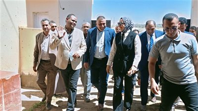 محافظ الوادي الجديد تتابع أعمال إحلال وتجديد الوحدة البيطرية بالراشدة