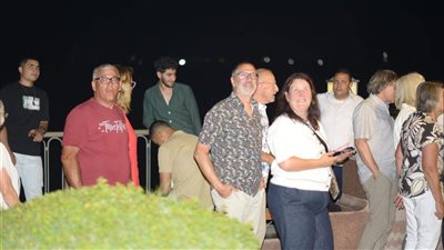 32 سائحًا أوروبيًا يزورون كورنيش النيل ببني سويف خلال رحلتهم بين القاهرة وأسوان 