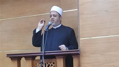 وكيل وزارة الأوقاف بأسيوط يؤدي صلاة الجمعة بمسجد القرماني بأسيوط