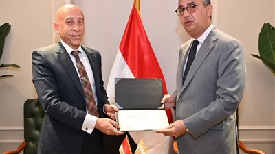 وزير التموين: دعم وتحفيز الكفاءات المتميزة يعزز كفاءة الرقابة والانضباط بالأسواق