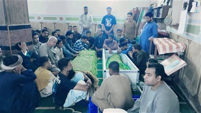 أهالى طما يشيعون جثامين 4 شباب بعد حادث “زفة الموت”