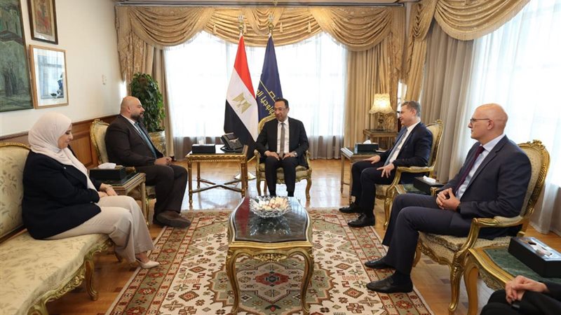 وزير الاتصالات