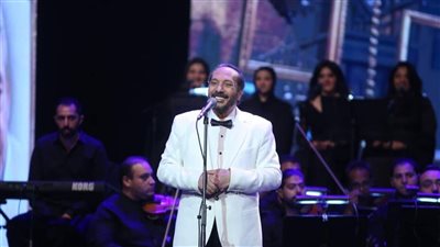 100 سنة غنا يجمع صوت الحجار وأعمال الشريعى بالمسرح الكبير