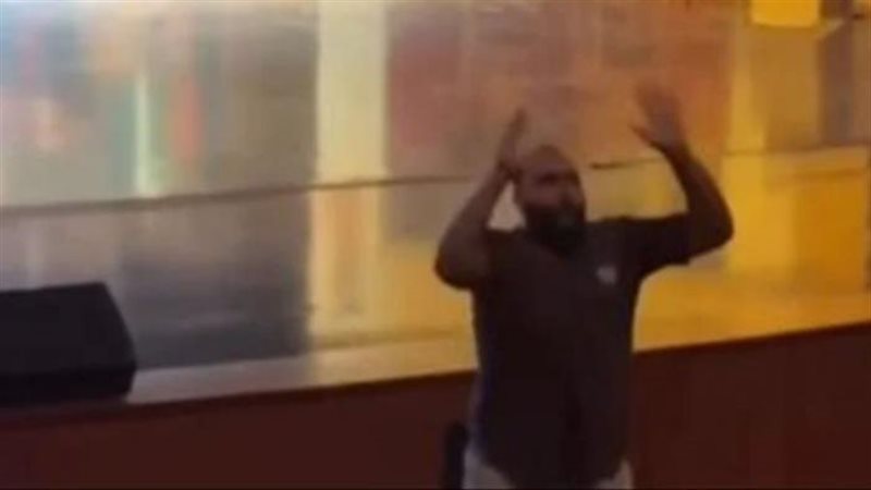 مخرج العرض المسرحي
