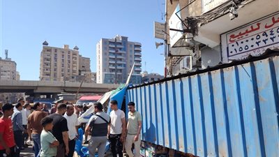 حملة مكبرة لإزالة الإشغالات والتعديات بكوبري الساعة بنطاق حى المنتزه أول وشرق