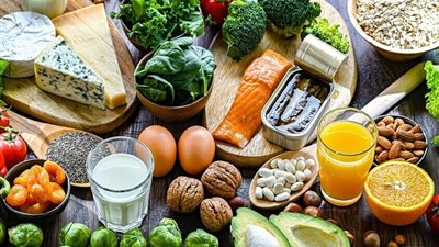 شفرة السعرات الحرارية.. كيف تحسب احتياج جسمك اليومي بعيداً عن هوس الأرقام؟