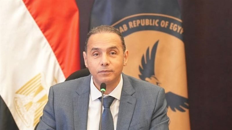الدكتور إسلام عزام