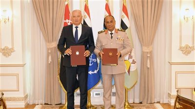 وزير الدفاع يوقع اتفاق تعاون عسكري مع البوسنة والهرسك