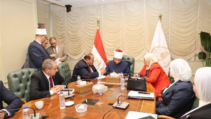الأزهري خلال اللقاء 