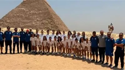 منتخب تونس للكرة النسائية يشيد بحفاوة الاستقبال في مصر ويزور الأهرامات