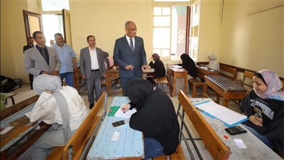 محافظ كفر الشيخ يتابع سير امتحانات الشهادة الإعدادية 
