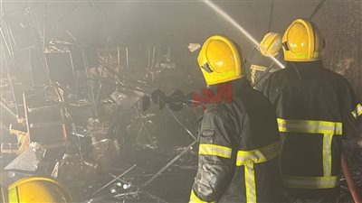  السيطرة على حريق داخل مخزن “On The Run” بمحطة وقود في التجمع الأول